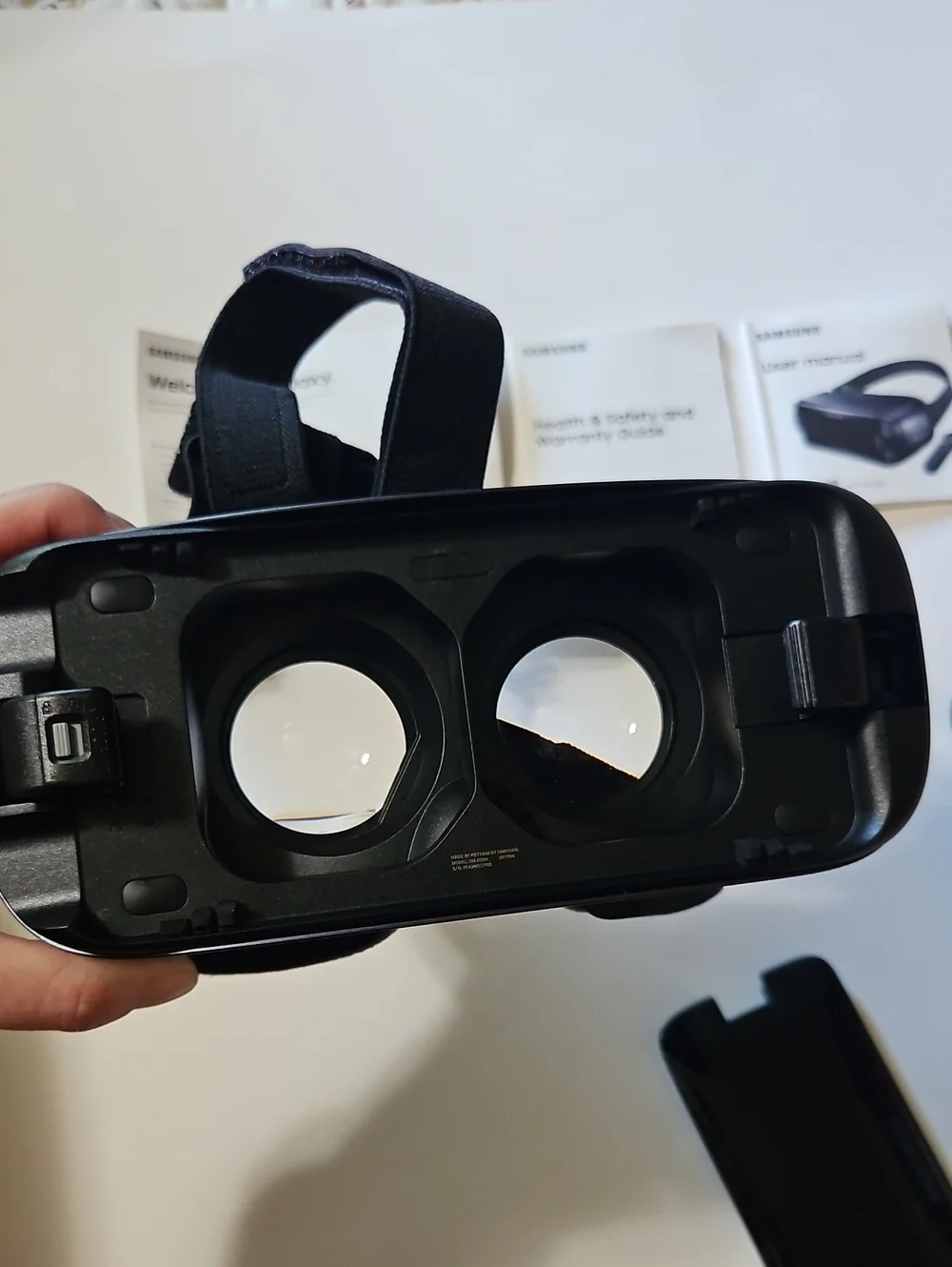 Samsung Gear VR Headset and Controller - Black